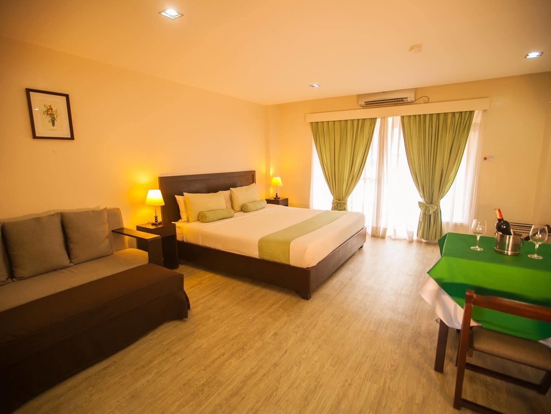 Subic Coco Hotel Olongapo Extérieur photo