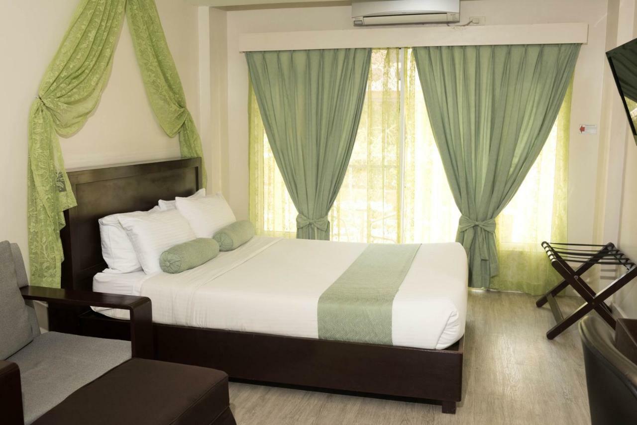 Subic Coco Hotel Olongapo Extérieur photo